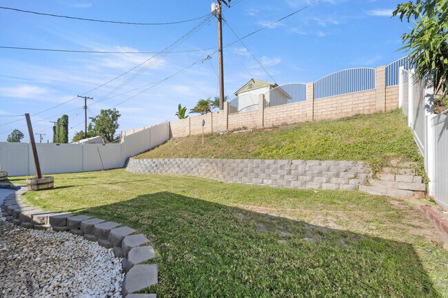 Building Photo - 19619 Ermine St