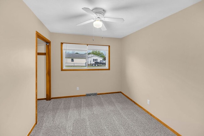 Building Photo - 515 Maddox Dr