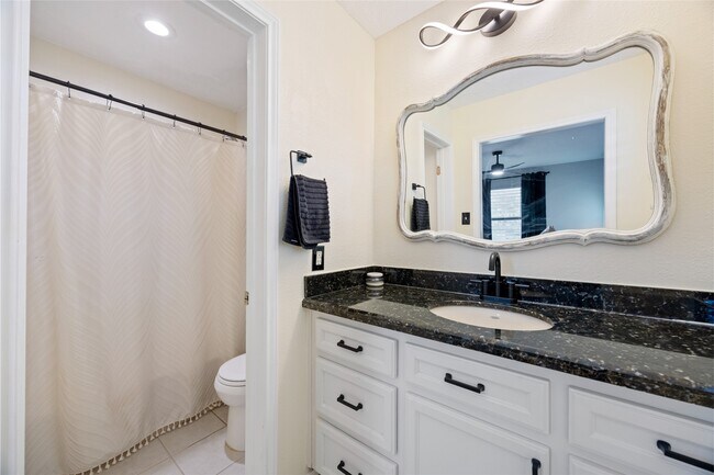 Building Photo - 1114 Tiki Dr