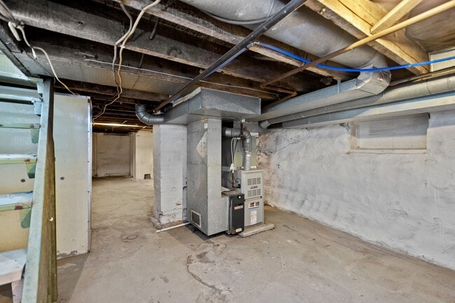Building Photo - Cozy 2 bedroom home in Myer Park available...