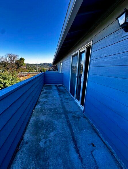 Building Photo - 5250 Amy St