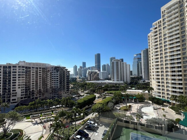 Building Photo - 848 Brickell Key Dr