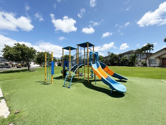 Building Photo - Pet Friendly Ewa Beach Townhouse with Cent...
