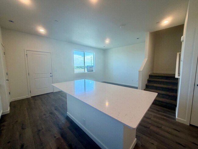 Building Photo - 3852 Pinnacles Ct