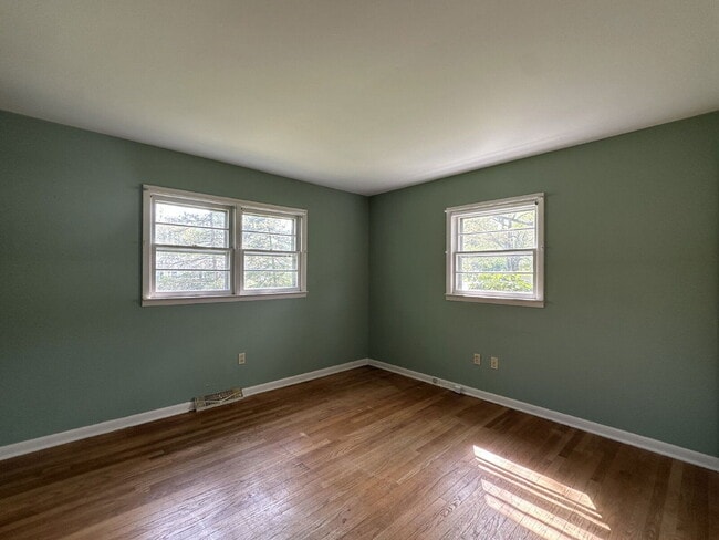 Building Photo - 5 Blue Creek Ln