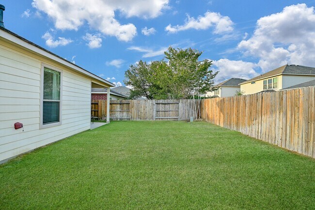 Building Photo - 15406 Key Crest Ln