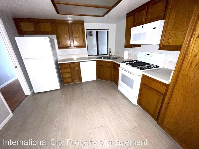 Building Photo - 2 br, 2 bath House - 2032 E Bermuda St. #107
