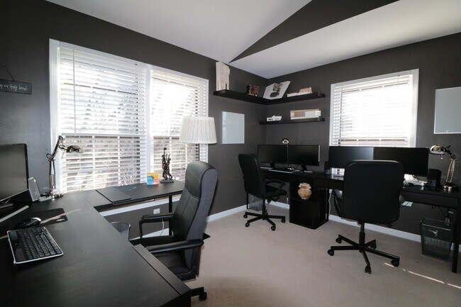 Building Photo - Gorgeous Luxury TH 4 bed, 3.5 bath w/ Wood...