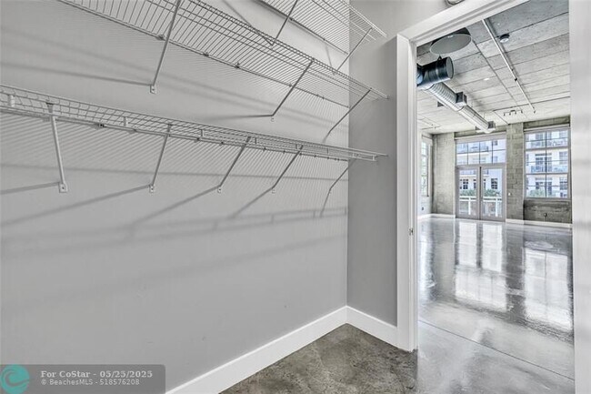 Building Photo - 434 NW 1st Ave