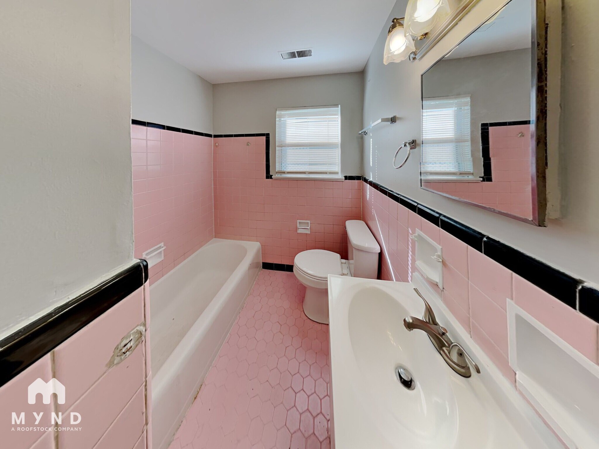 Building Photo - 1437 Freda Dr