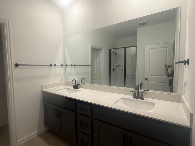 Building Photo - 1205 Doris May Dr