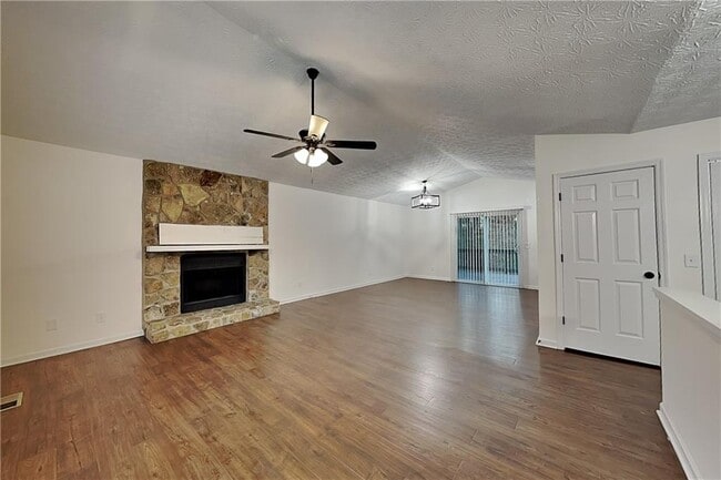 Building Photo - 989 Madison Terrace NW