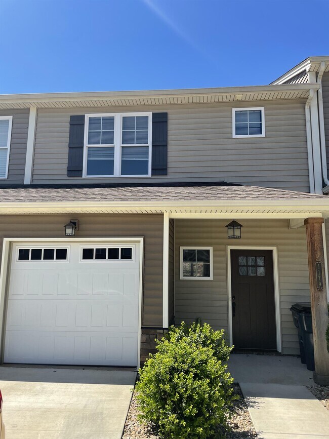 Building Photo - 1179 Commonwealth Cir