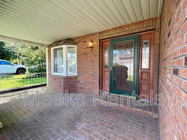 Building Photo - 9 Romar Ct