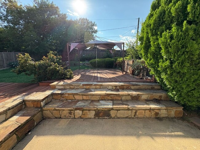 Building Photo - Great 3-bed 2-bath Home Birdville ISD *New...