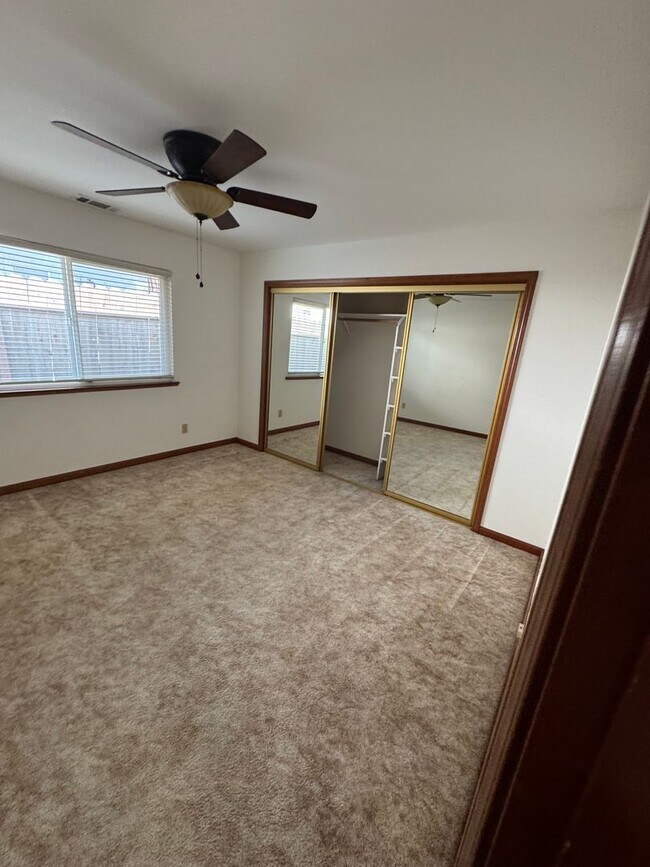 Building Photo - 2119 St Anton Dr