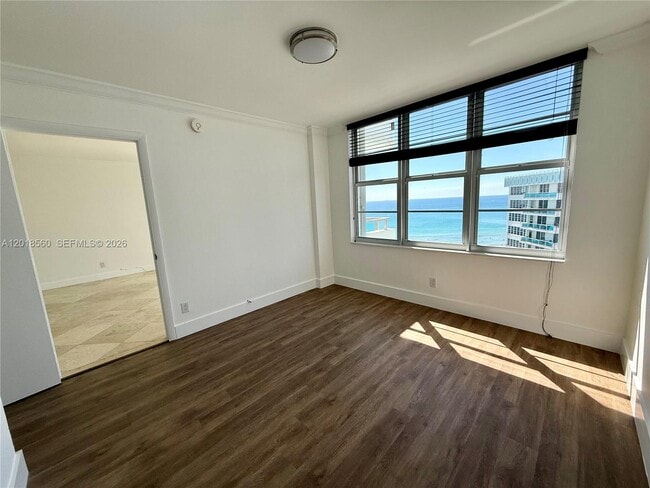 Building Photo - 5151 Collins Ave