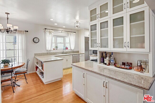 Building Photo - 10614 Le Conte Ave