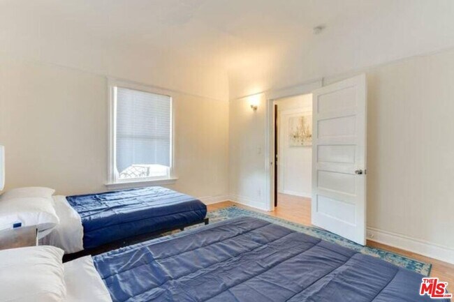 Building Photo - 1228 Fedora St