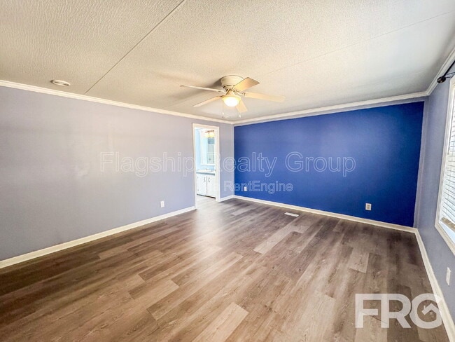 Building Photo - 2057 Oakley Rd