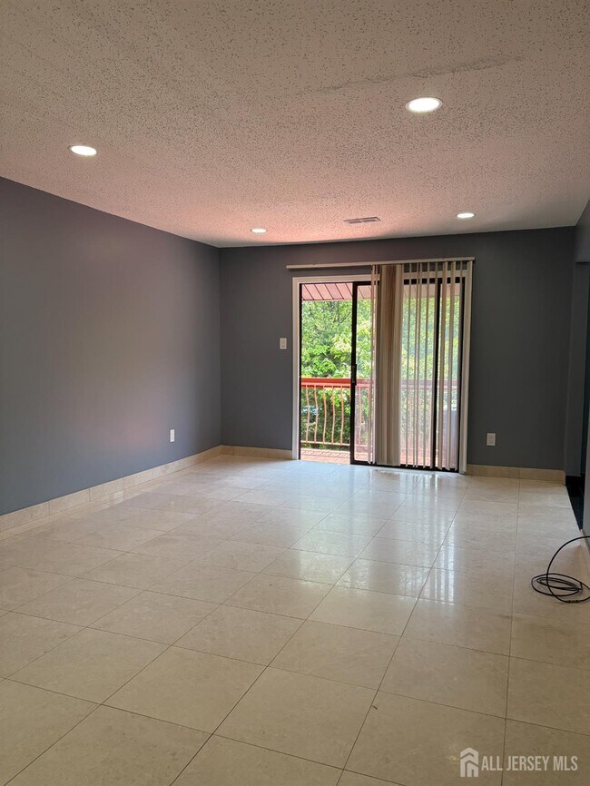Building Photo - 1209 Edison Glen Terrace
