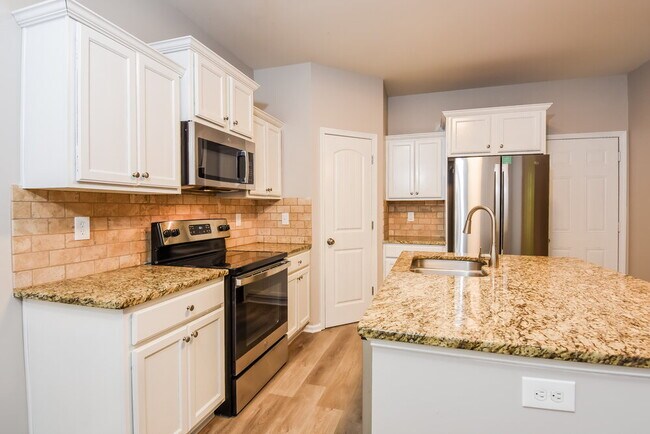 Building Photo - 131 Bethany Manor Dr