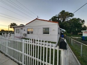 Building Photo - 405 NW 64th St