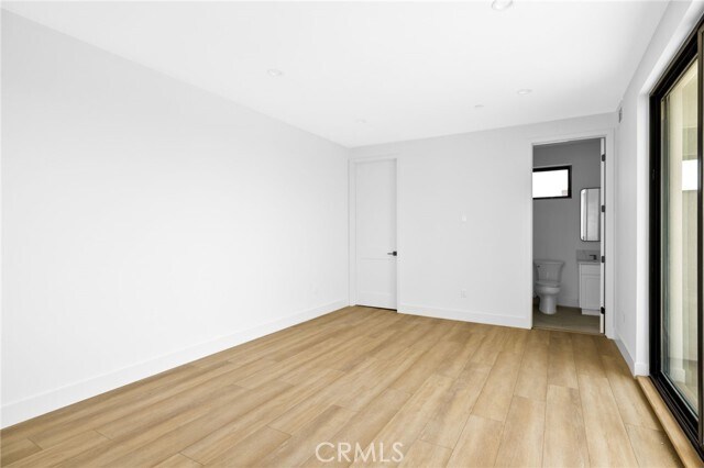 Building Photo - 4827 Oakwood Ave