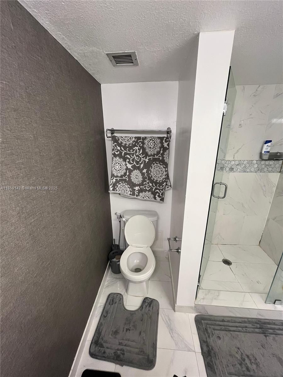 Building Photo - 13499 Biscayne Blvd