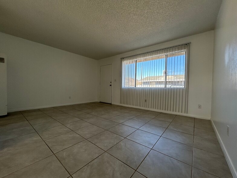 Livingroom - 6375 Linda Lee Dr