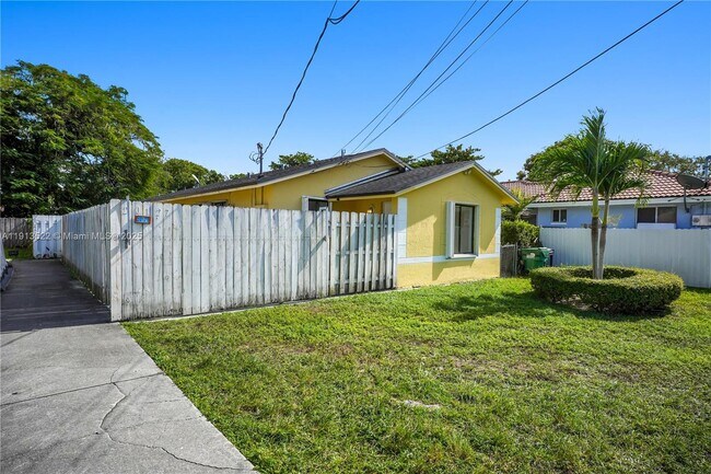 Building Photo - 20127 SW 88th Ct