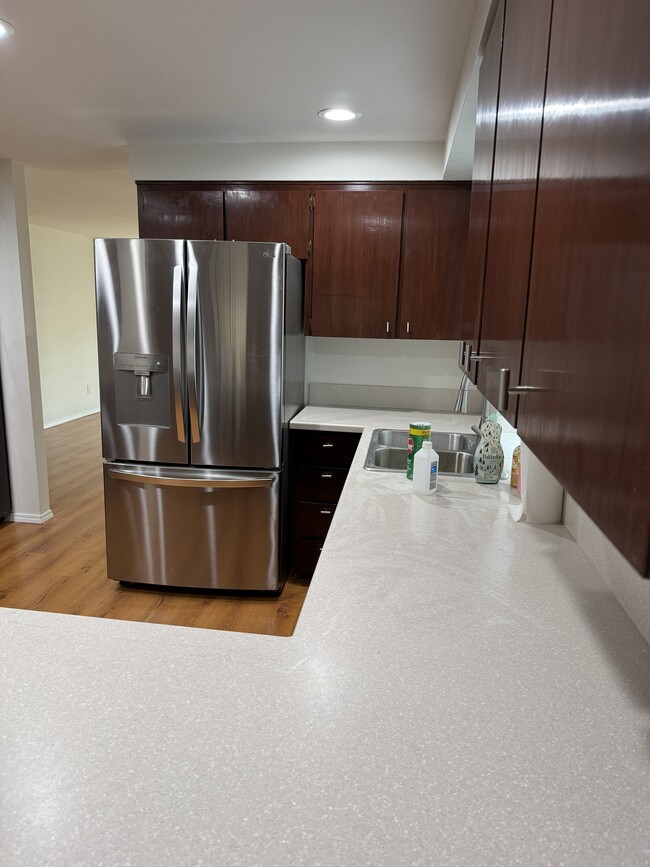 Building Photo - 13235 SW Barberry Dr