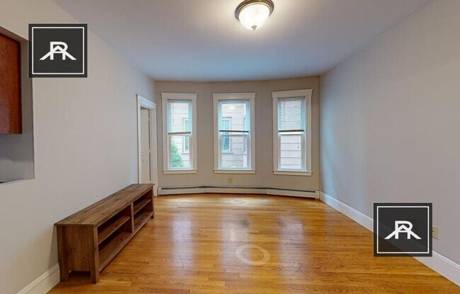 Building Photo - 3 bedroom in Somerville MA 02143