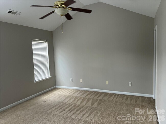 Building Photo - 1111 Delander Ln