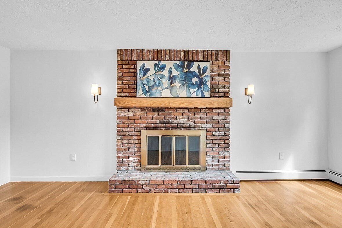 Building Photo - 8 Lantern Ln