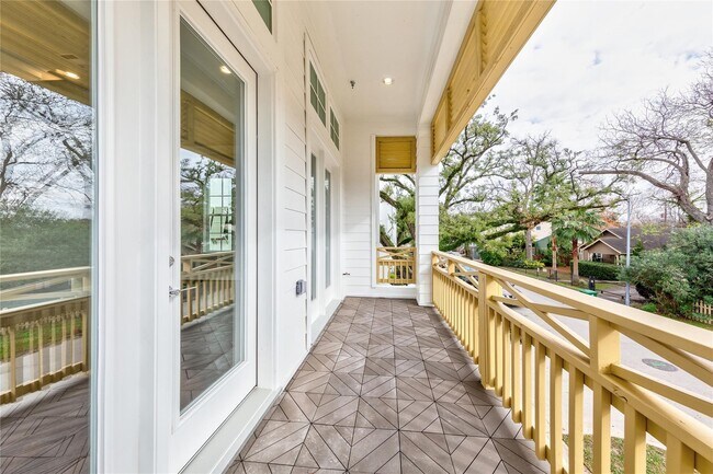 Building Photo - 2702 Harvard St