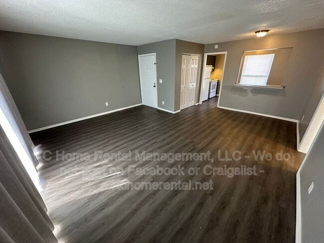 Building Photo - 8725 Countryshire Ln