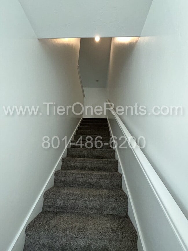 Building Photo - NO DEPOSIT option available for qualified renters!