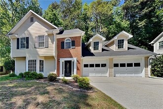 Building Photo - 2406 Southern Oak Dr SW