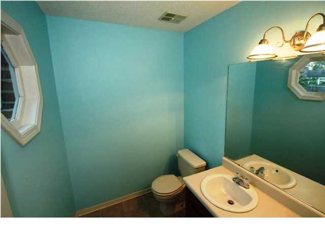 Building Photo - 2/2.5 Townhome Close to USA campus