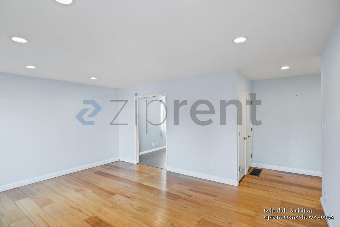 Building Photo - 33125 Basswood Ave