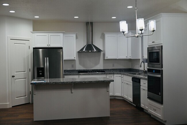 Building Photo - Beautiful South Jordan Home for rent!