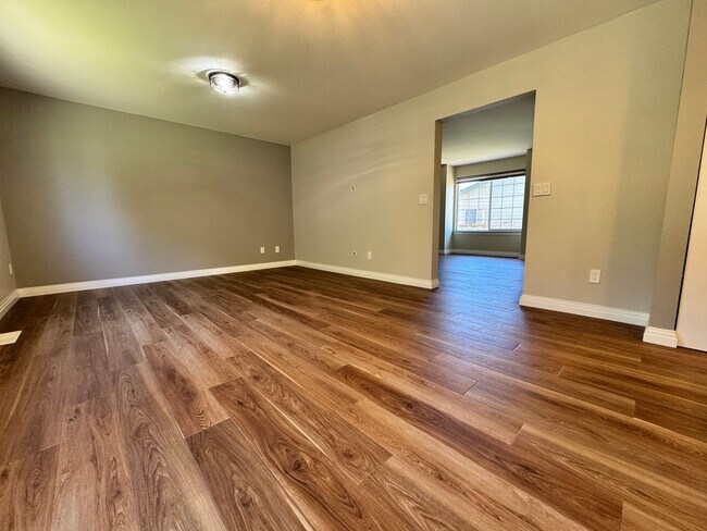 Building Photo - Fully updated 3 bed/2.5 bath home