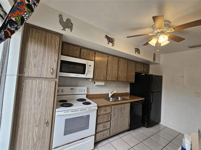 Building Photo - 2 bedroom in Hollywood FL 33020
