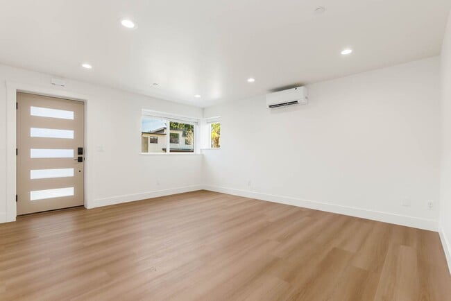 Building Photo - 108 6th St South