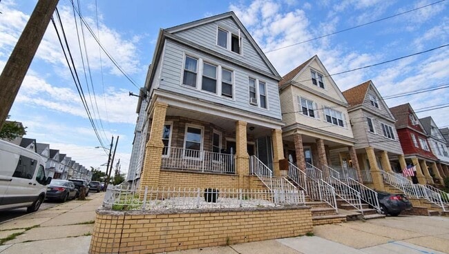 Building Photo - 275 Avenue A