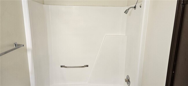 Building Photo - 635 Whitham Ave