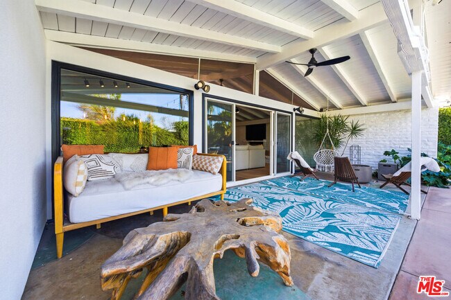 Building Photo - 22428 Victory Blvd