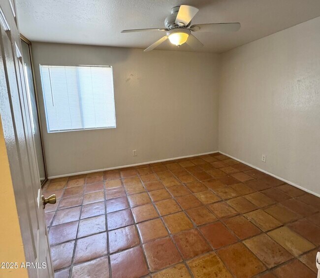Building Photo - 8055 E Thomas Rd
