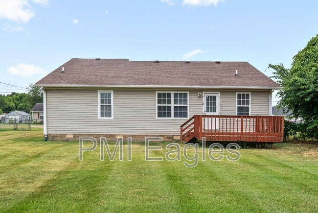 Building Photo - 114 Gleaves Ln
